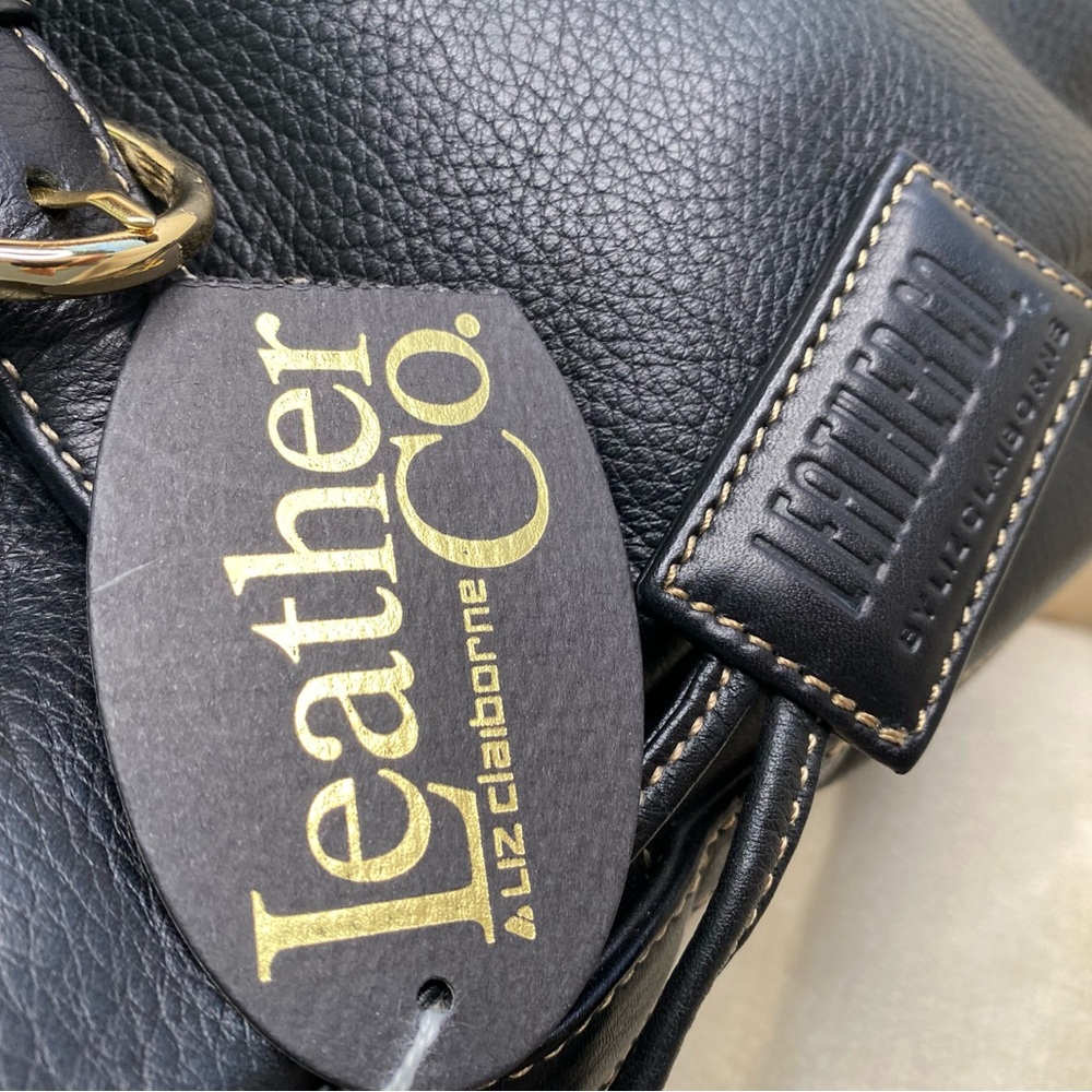 Leather co. By Liz Claiborne  Black Leather crossbody belted bucket purse NWT - Picture 4 of 10